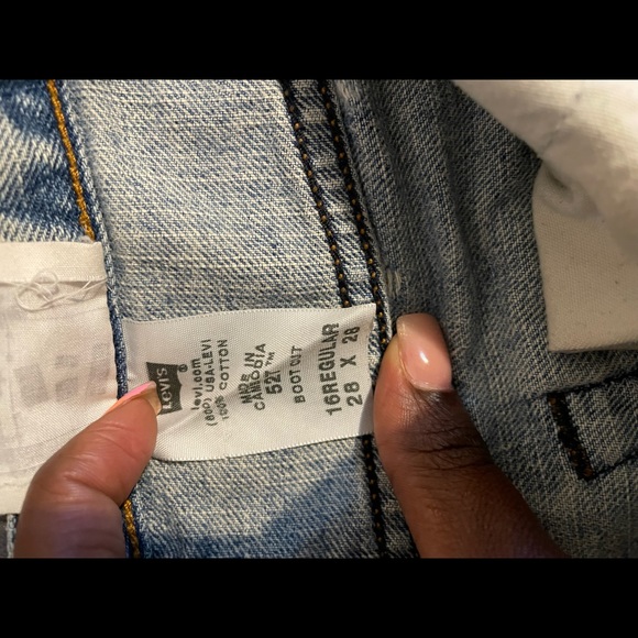 LF Store Levi’s distressed shorts - Picture 2 of 6